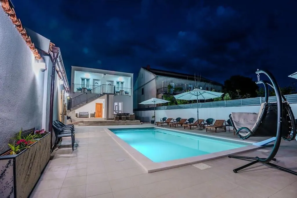 Villa Leny With Pool Sukosan
